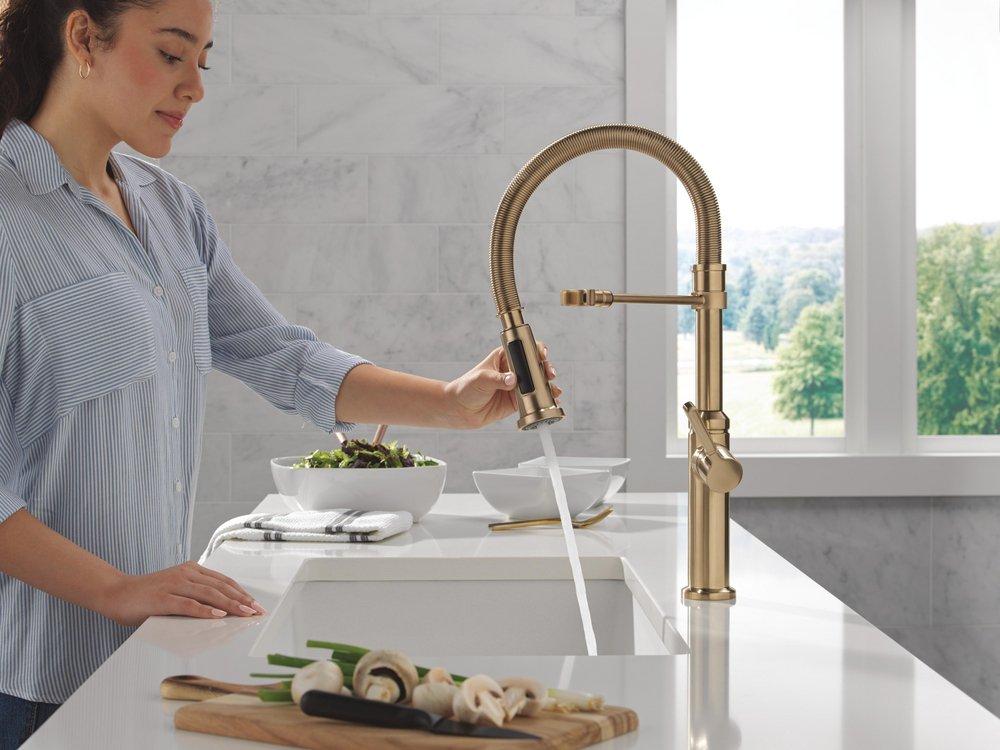Single Handle Pull Down Kitchen Faucet in Champagne Bronze 