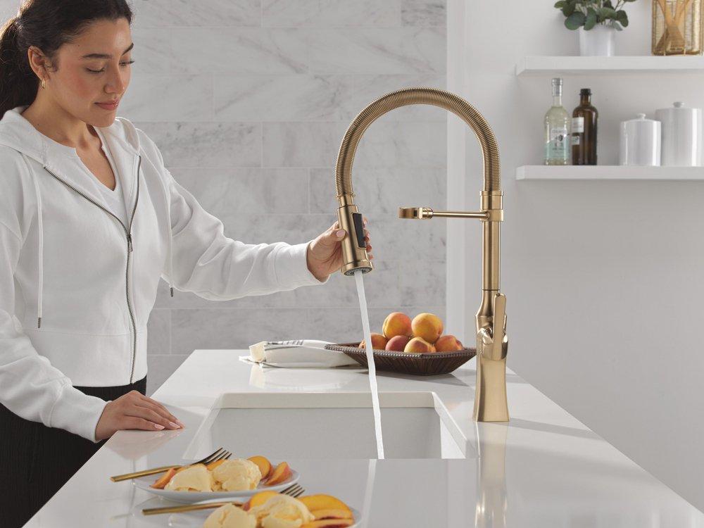 Single Handle Pull Down Kitchen Faucet in Champagne Bronze 