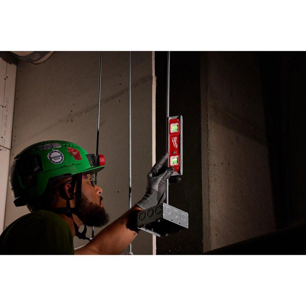 9 TORPEDO LEVEL WITH LIGHTED VIALS 