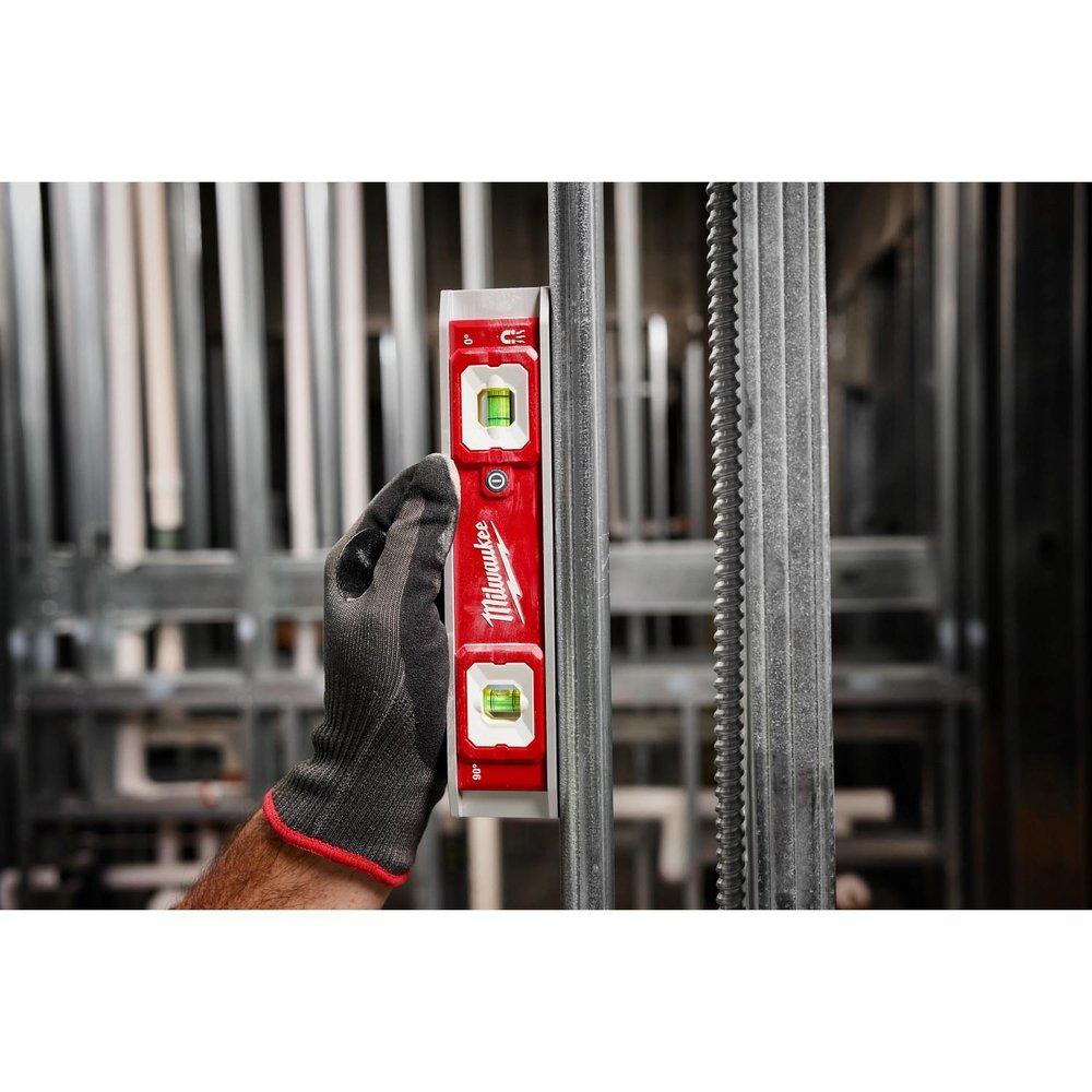 9 TORPEDO LEVEL WITH LIGHTED VIALS 