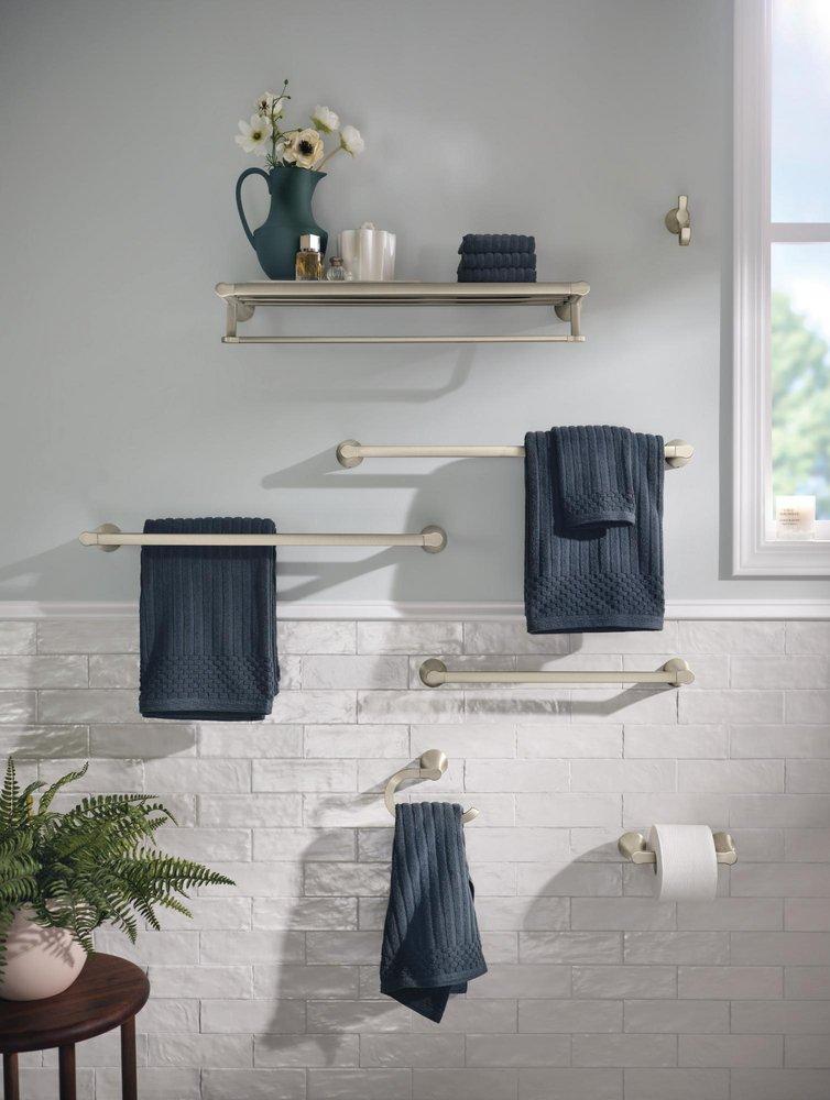 BRUSHED NICKEL TOWEL BAR 