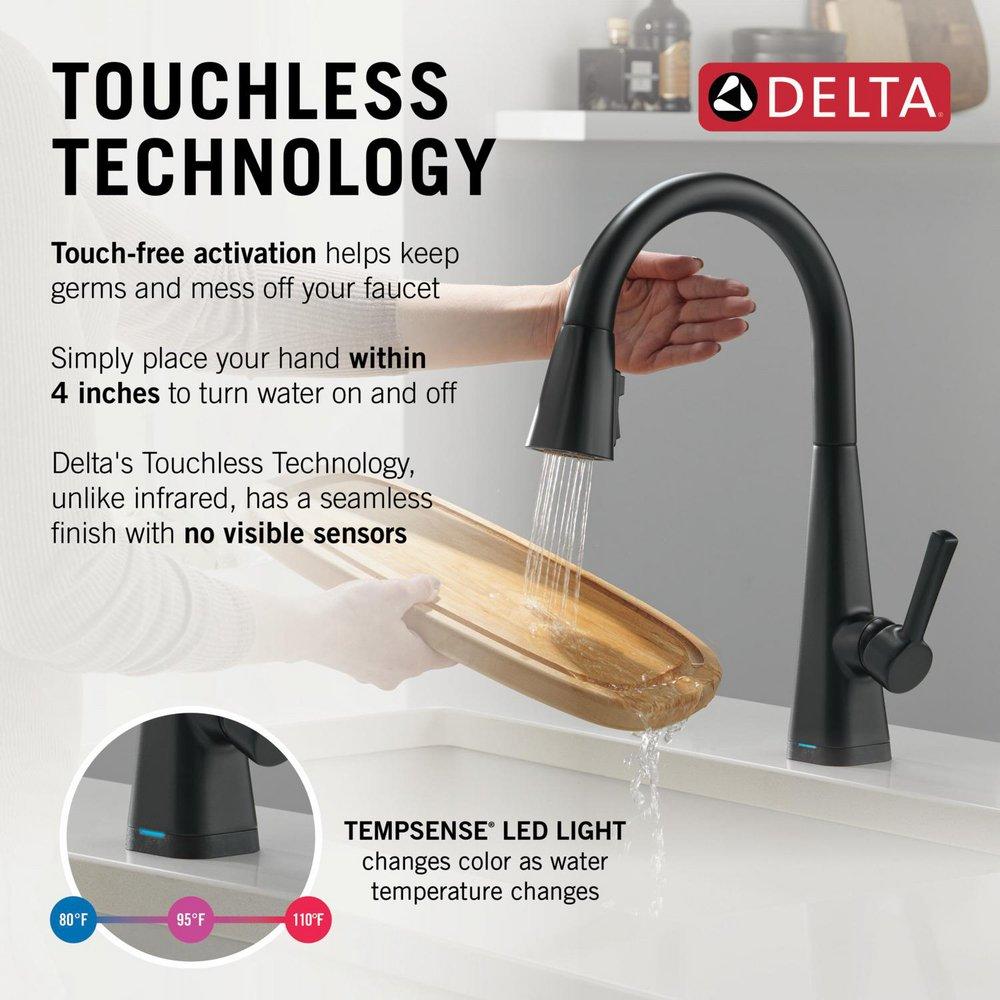 Single Handle Pull Down Kitchen Faucet in Matte Black 
