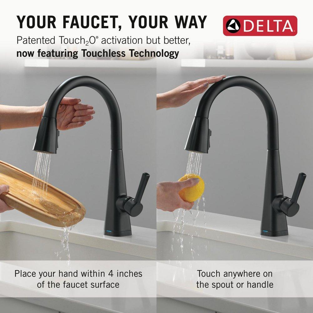 Single Handle Pull Down Kitchen Faucet in Matte Black 