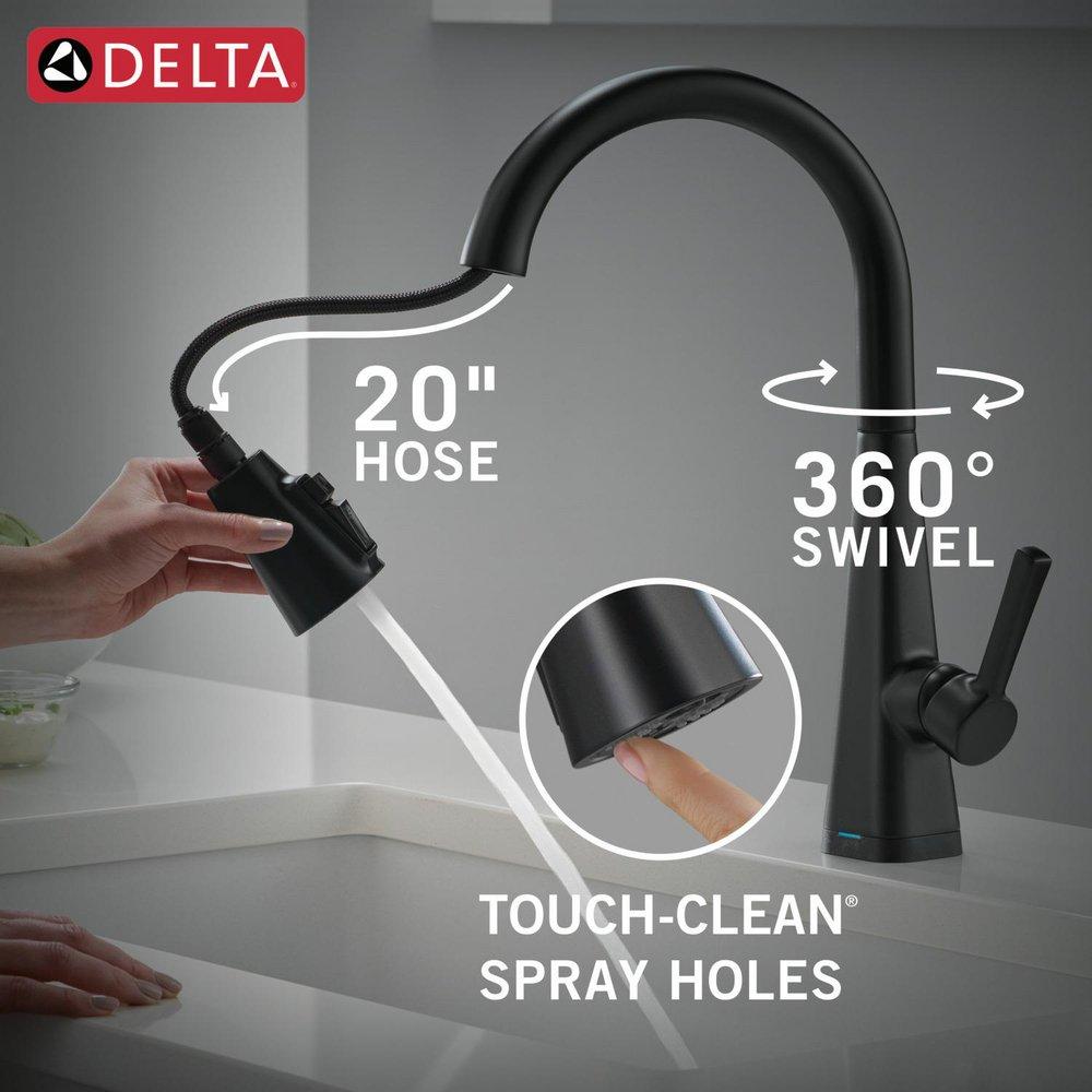 Single Handle Pull Down Kitchen Faucet in Matte Black 