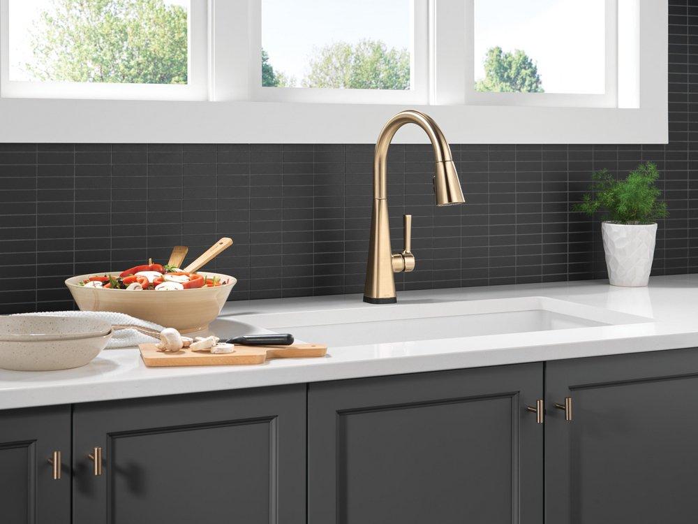 Single Handle Pull Down Kitchen Faucet in Champagne Bronze 