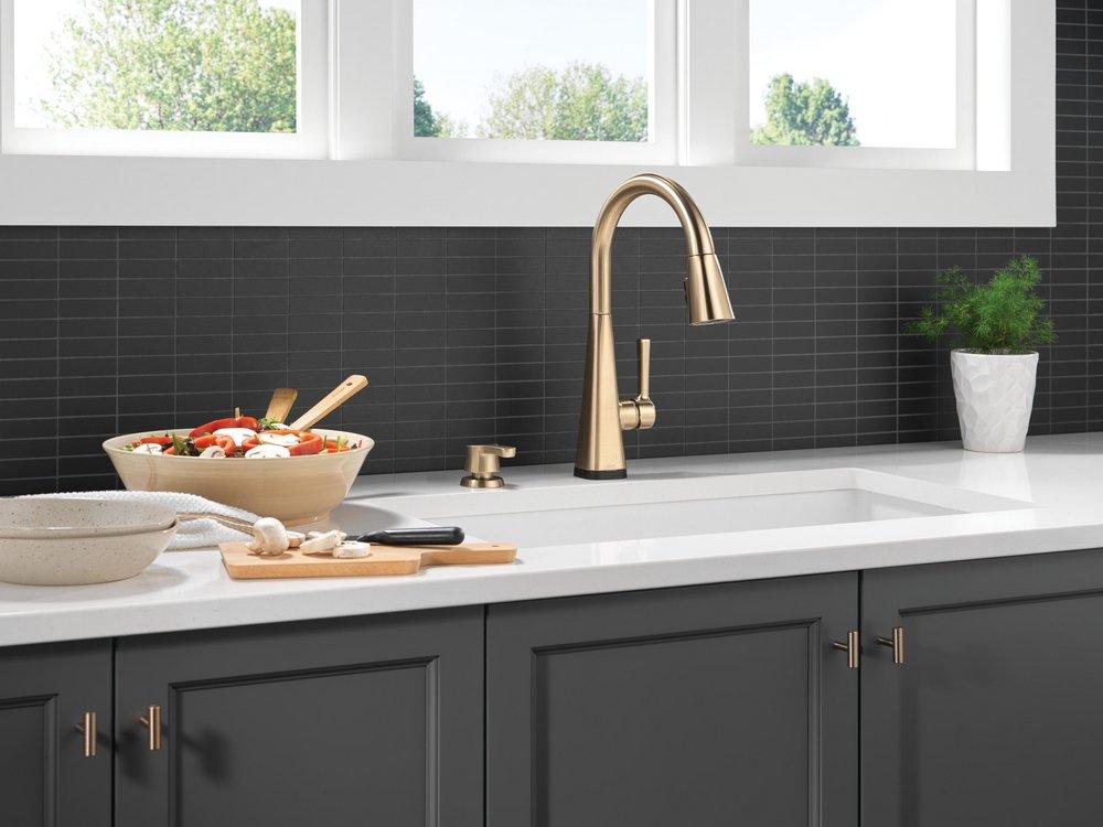 Single Handle Pull Down Kitchen Faucet in Champagne Bronze 