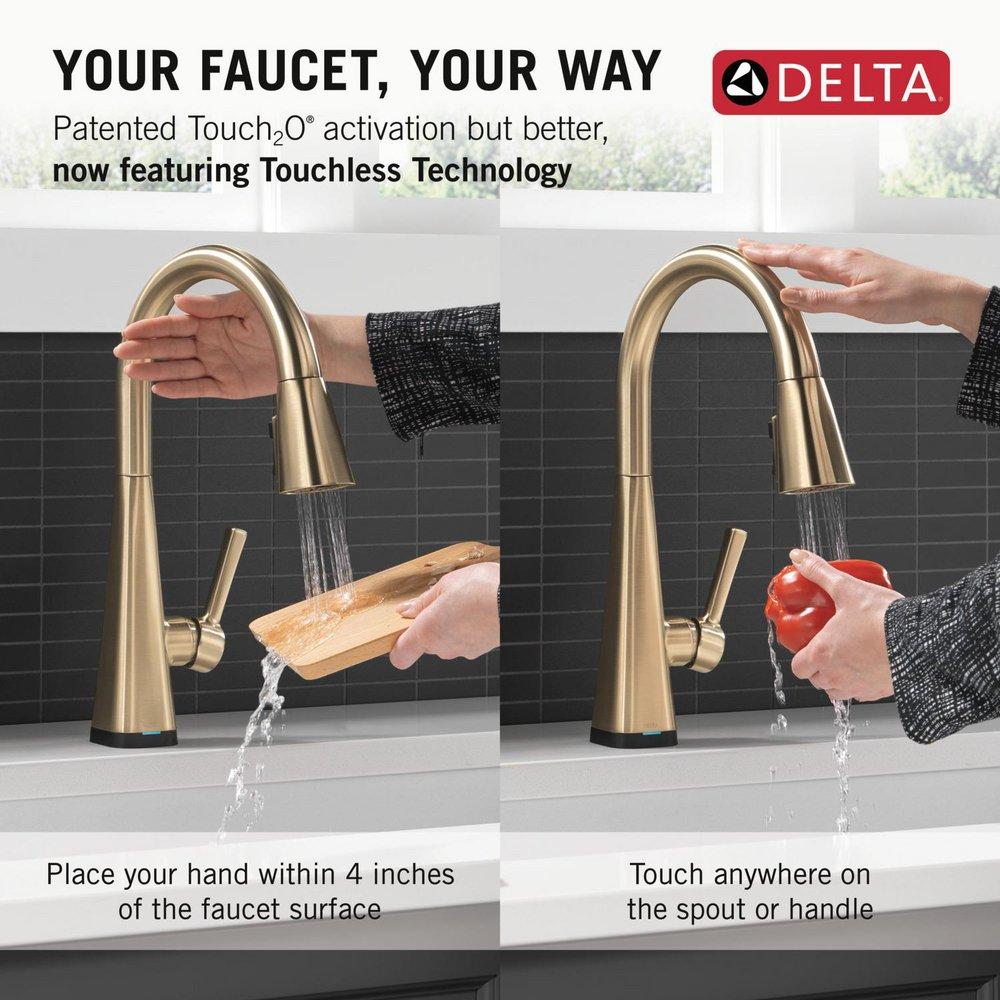 Single Handle Pull Down Kitchen Faucet in Champagne Bronze 