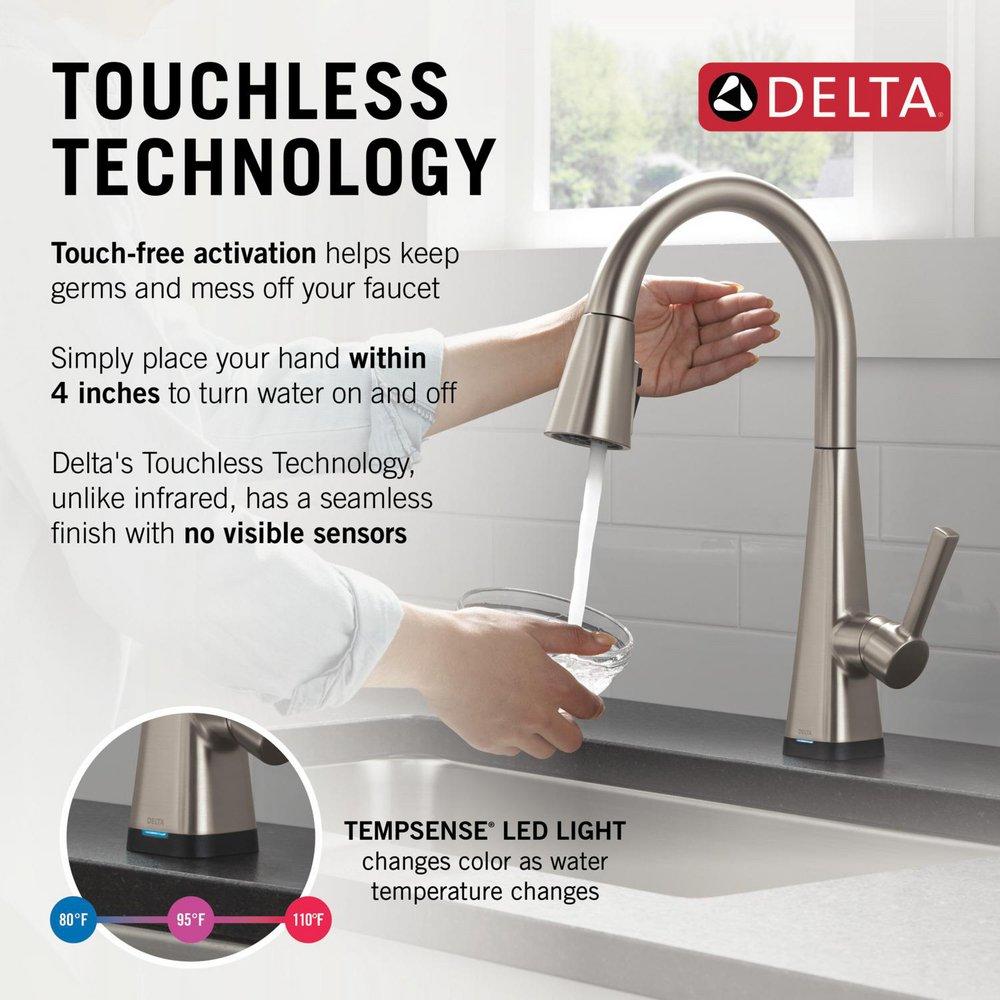 Single Handle Pull Down Kitchen Faucet in Spotshield Stainless 
