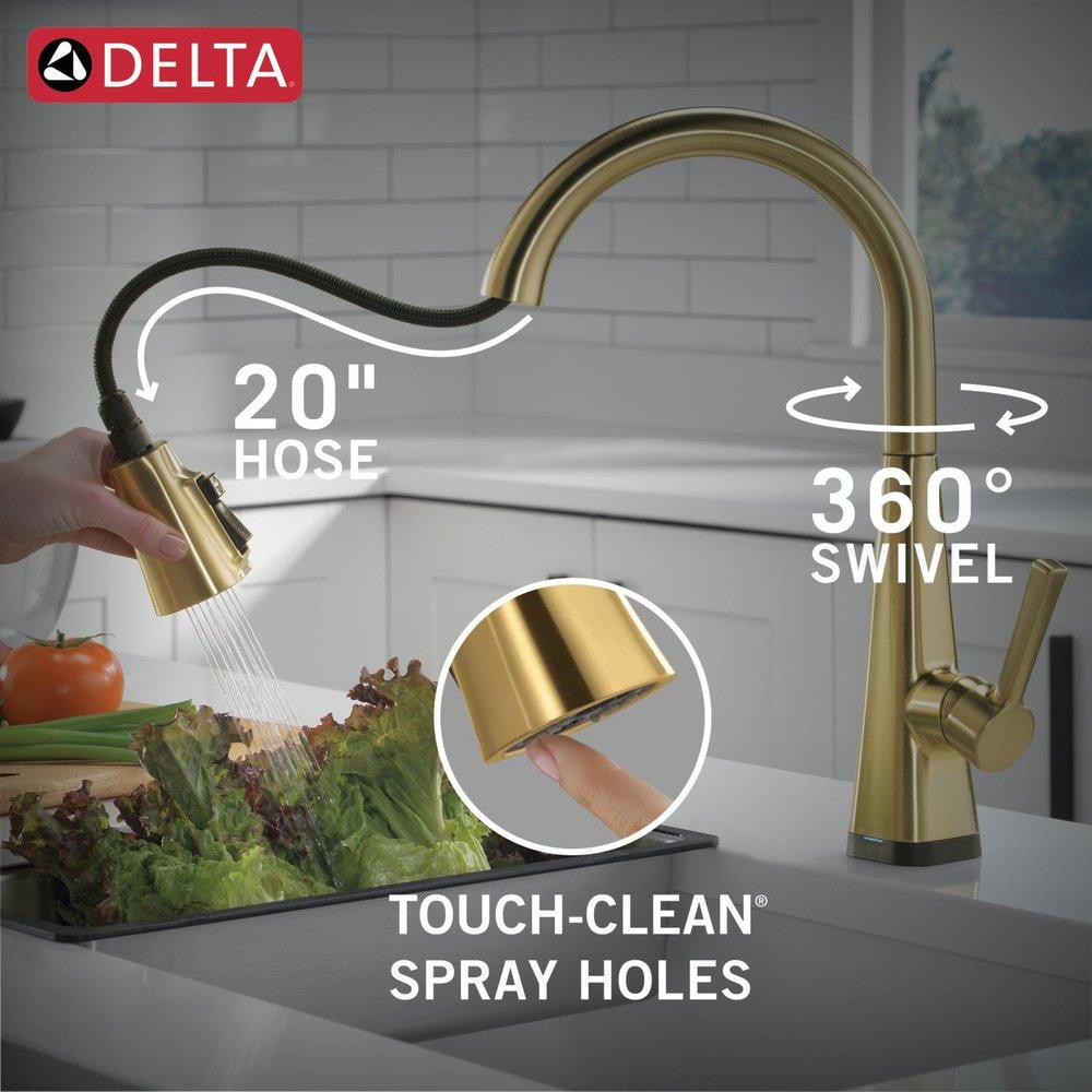 Single Handle Pull Down Kitchen Faucet in Brushed Gold 