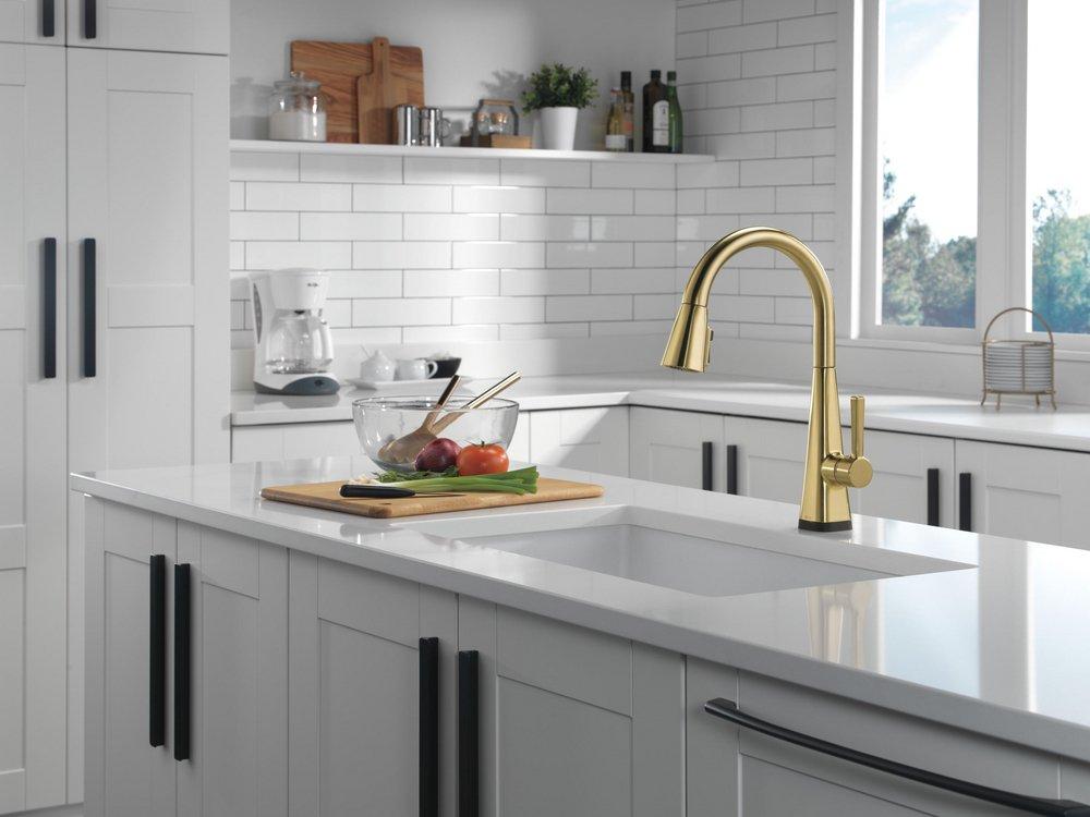 Single Handle Pull Down Kitchen Faucet in Brushed Gold 