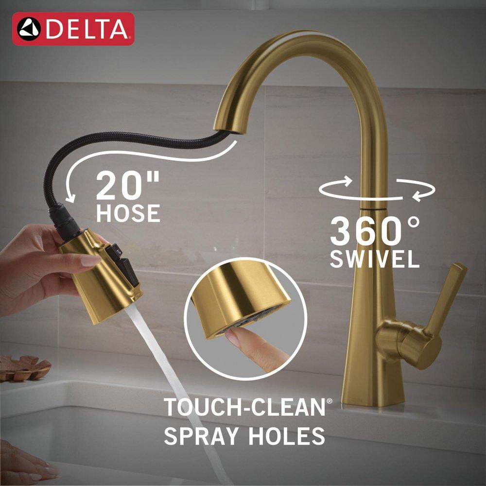 Single Handle Pull Down Kitchen Faucet in Brushed Gold 