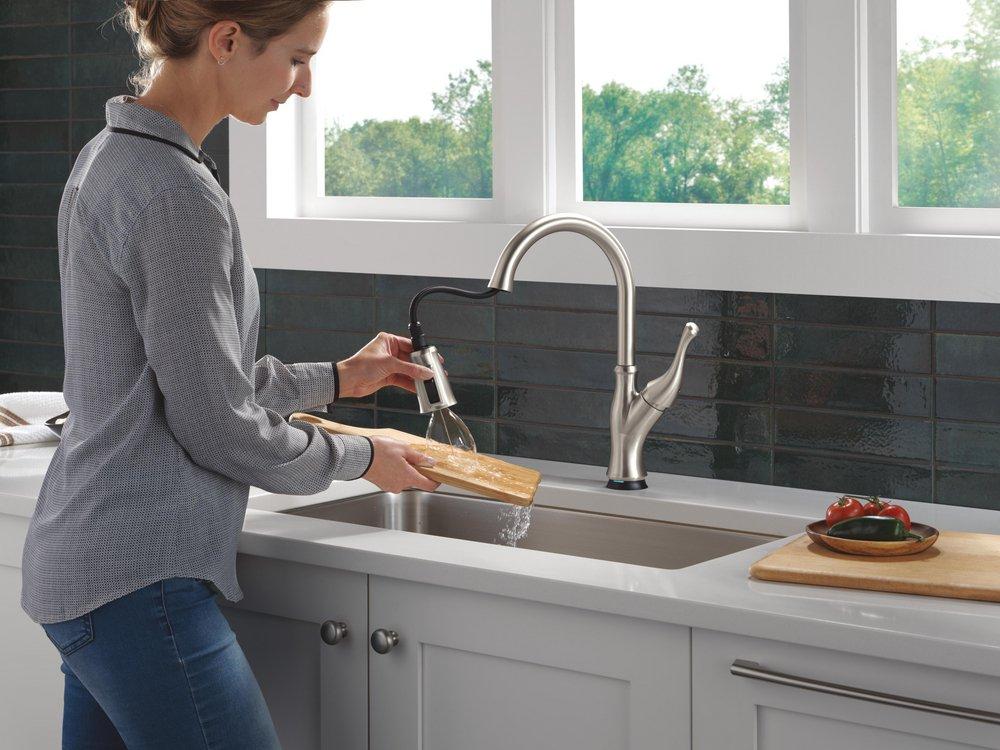 Single Handle Pull Down Kitchen Faucet with Side Spray in Spotshield Stainless 