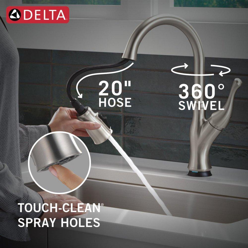 Single Handle Pull Down Kitchen Faucet with Side Spray in Spotshield Stainless 