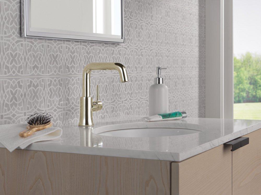 Single Handle Monoblock Bathroom Sink Faucet in Polished Nickel 