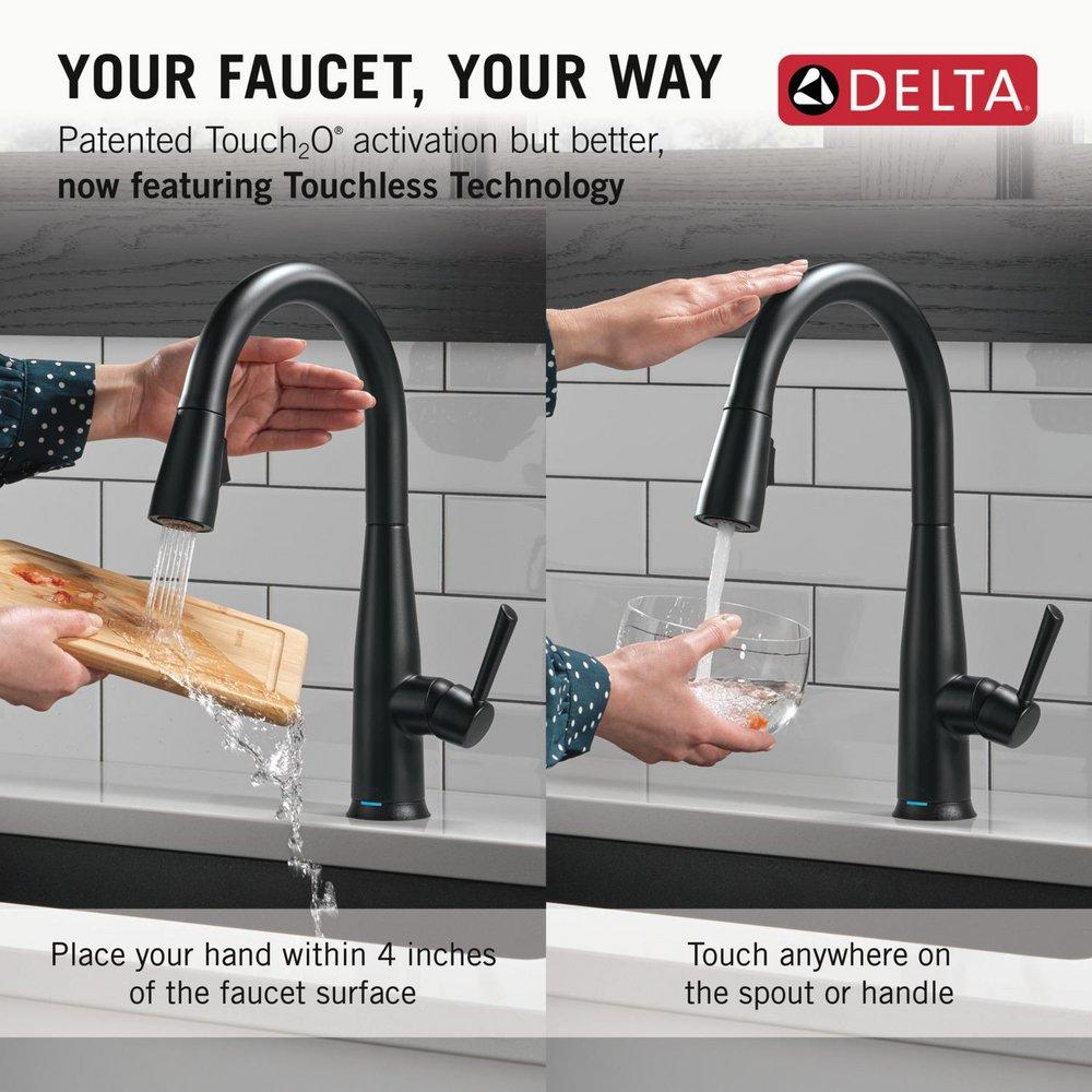 Single Handle Pull Down Kitchen Faucet in Matte Black 