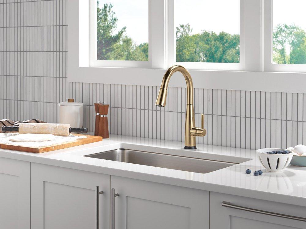 Single Handle Pull Down Kitchen Faucet in Champagne Bronze 