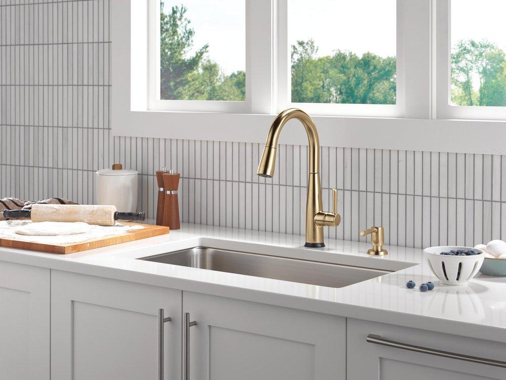 Single Handle Pull Down Kitchen Faucet in Champagne Bronze 