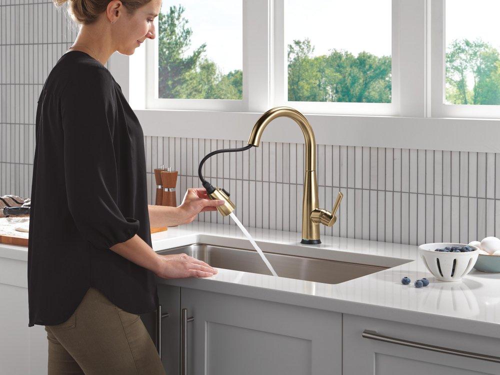 Single Handle Pull Down Kitchen Faucet in Champagne Bronze 
