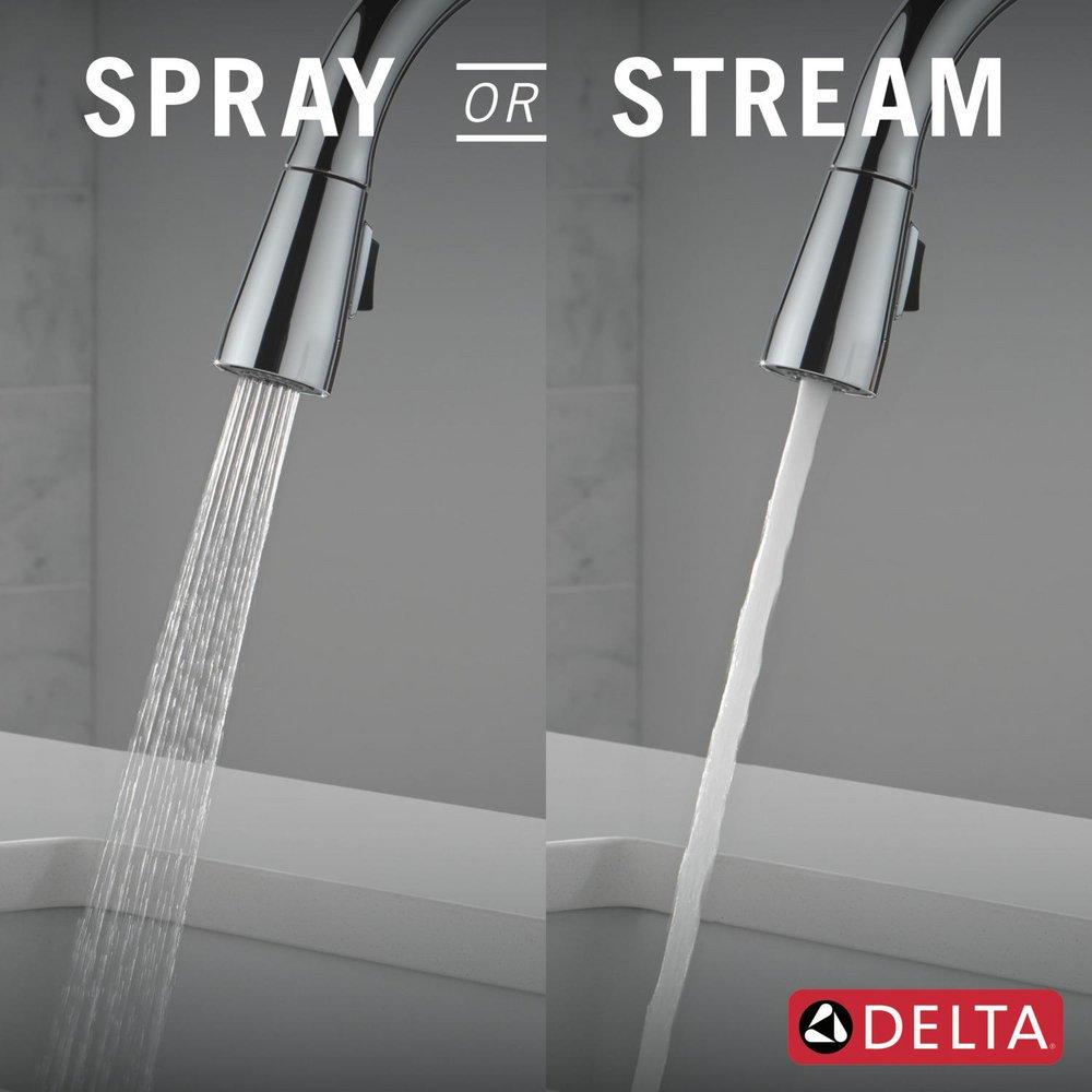 Single Handle Pull Down Kitchen Faucet in Chrome 