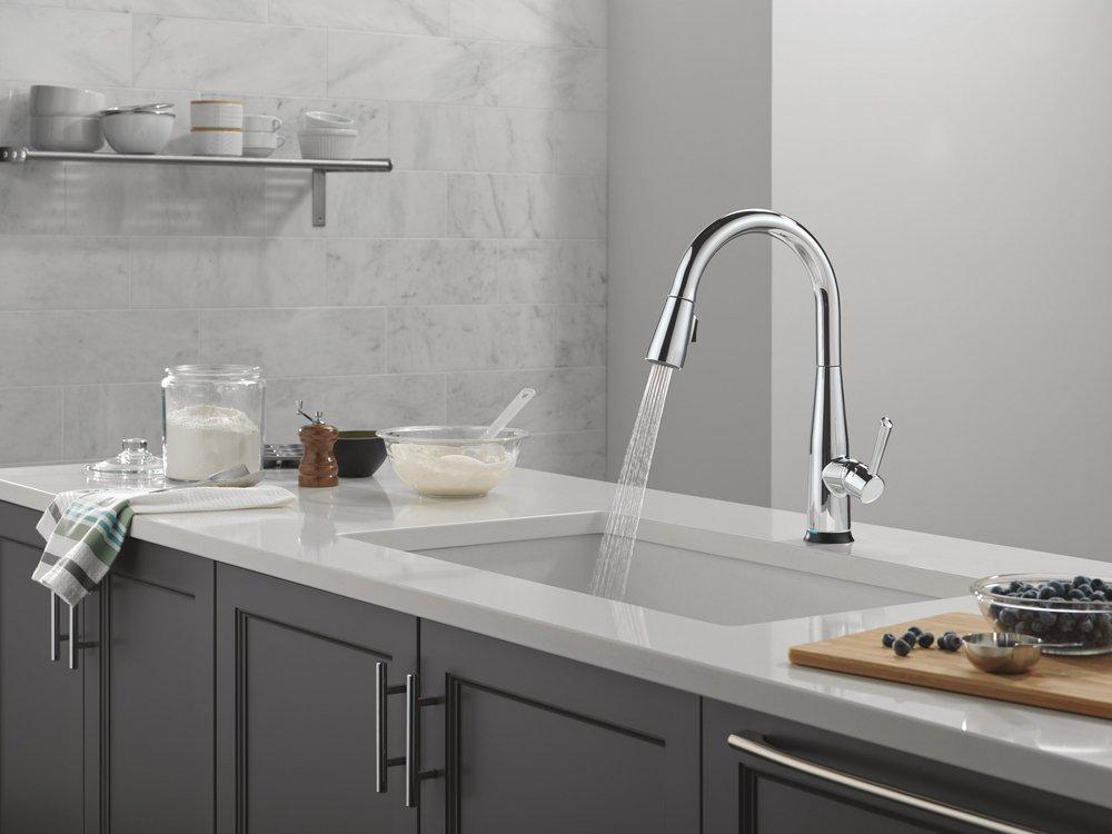 DELTA ESSA VOICEIQ SINGLE HANDLE PULL-DOWN FAUCET WITH TOUCH20 TECHNOLOGY 