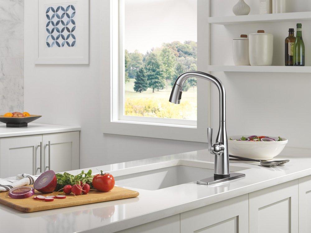 DELTA STRYKE VOICEIQ SINGLE HANDLE PULL-DOWN FAUCET WITH TOUCH20 TECHNOLOGY 