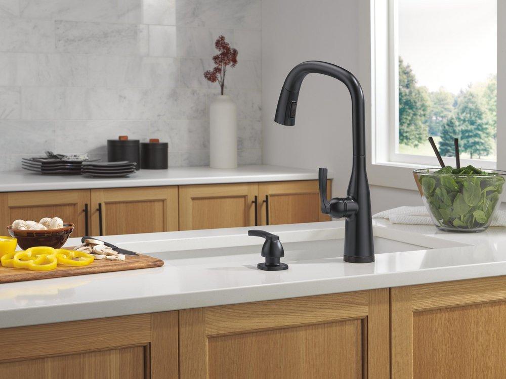 DELTA STRYKE VOICEIQ SINGLE HANDLE PULL-DOWN FAUCET WITH TOUCH20 TECHNOLOGY 