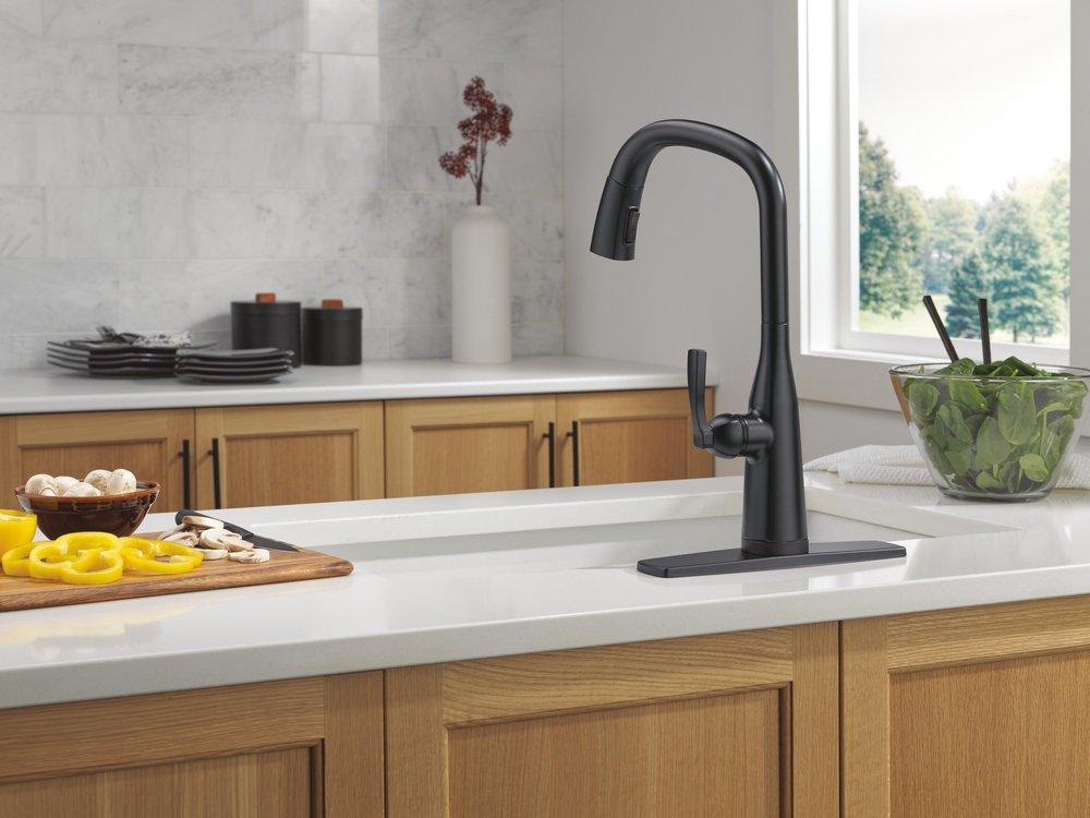 DELTA STRYKE VOICEIQ SINGLE HANDLE PULL-DOWN FAUCET WITH TOUCH20 TECHNOLOGY 