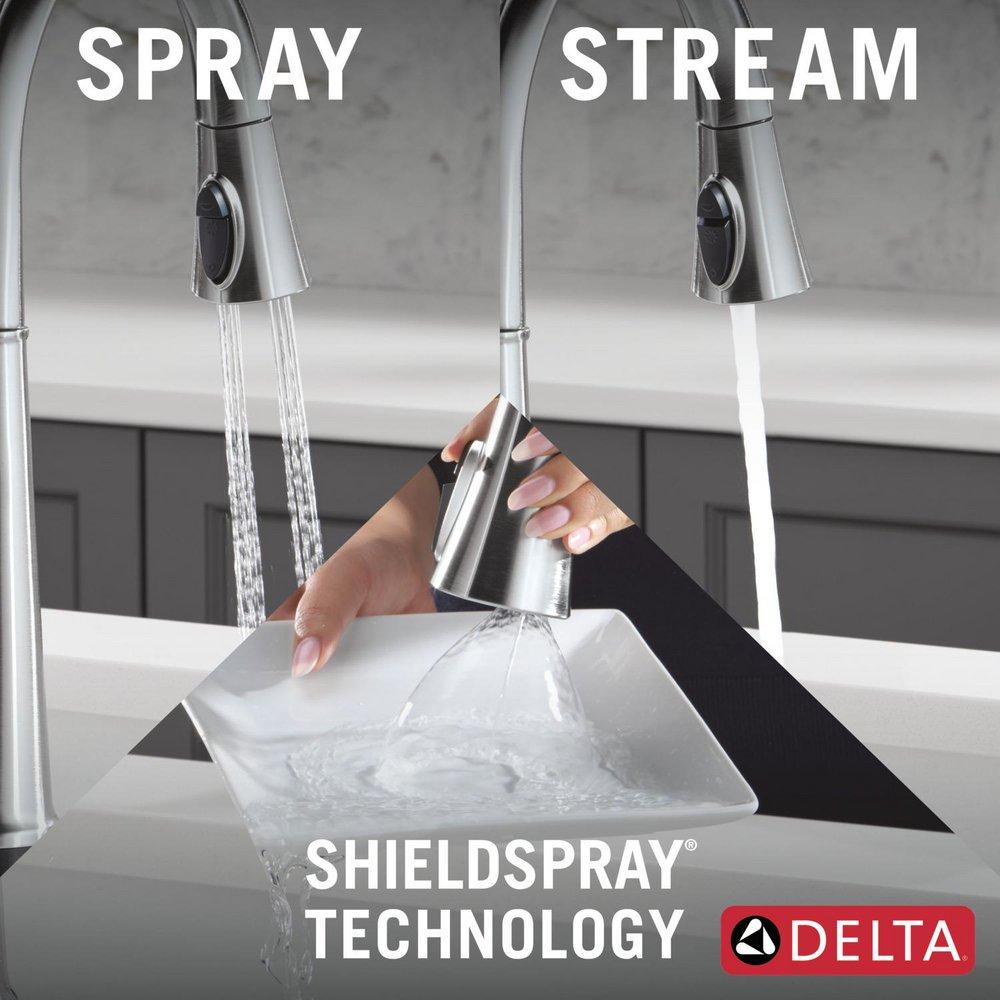 Single Handle Pull Down Kitchen Faucet in Lumicoat&reg; Arctic Stainless 