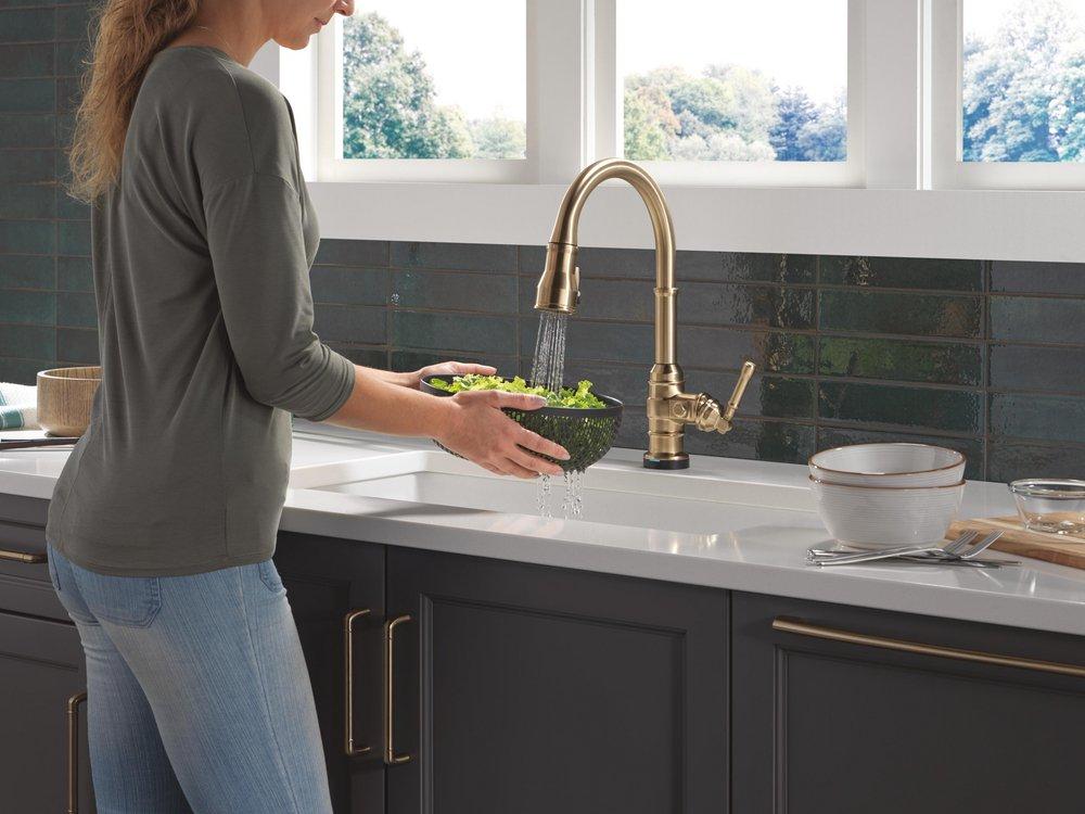 Single Handle Pull Down Kitchen Faucet in Champagne Bronze 
