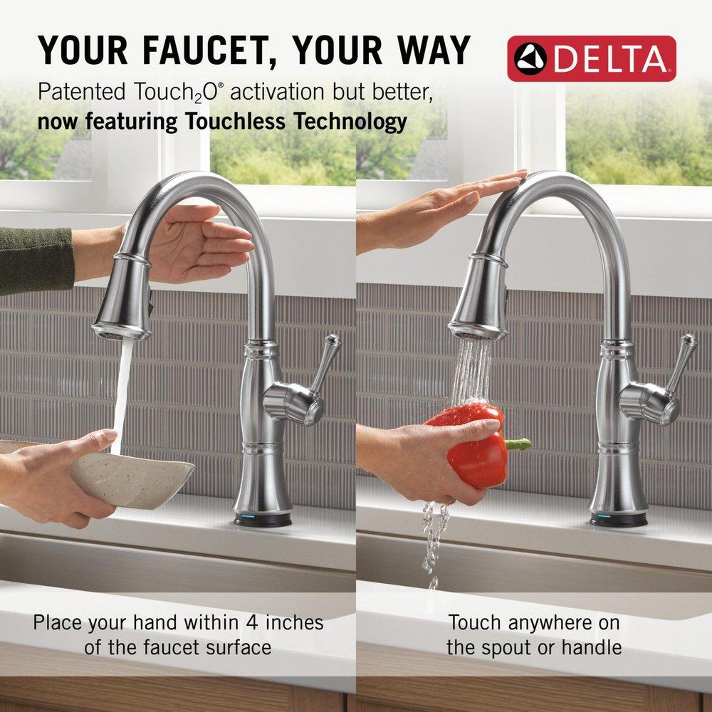 Single Handle Pull Down Kitchen Faucet in Lumicoat&reg; Arctic Stainless 