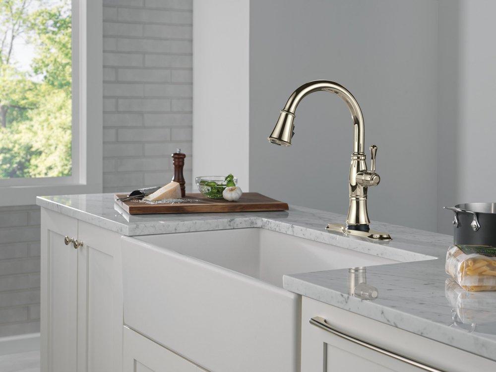 Single Handle Pull Down Kitchen Faucet in Lumicoat&reg; Polished Nickel 