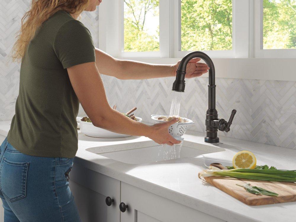 DELTA BRODERICK TOUCH2O BAR / PREP FAUCET WITH TOUCHLESS TECHNOLOGY 