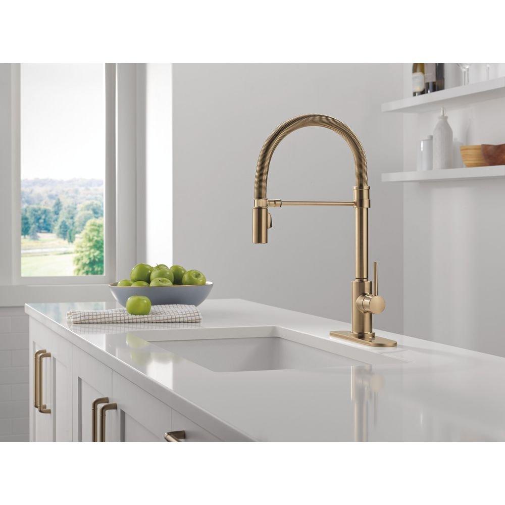 Single Handle Pull Down Kitchen Faucet in Champagne Bronze 