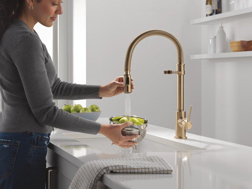Single Handle Pull Down Kitchen Faucet in Champagne Bronze 