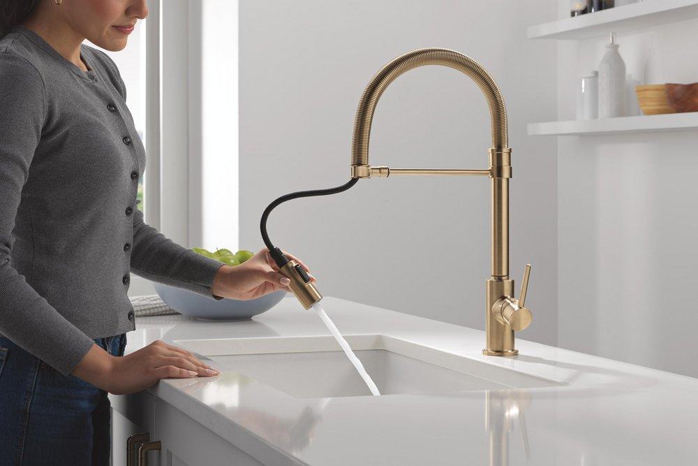 Single Handle Pull Down Kitchen Faucet in Champagne Bronze 