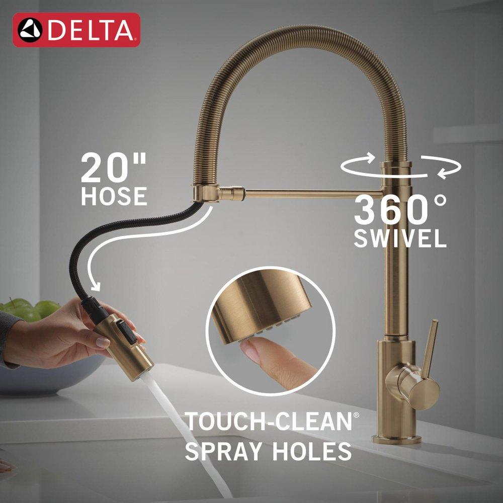 Single Handle Pull Down Kitchen Faucet in Champagne Bronze 