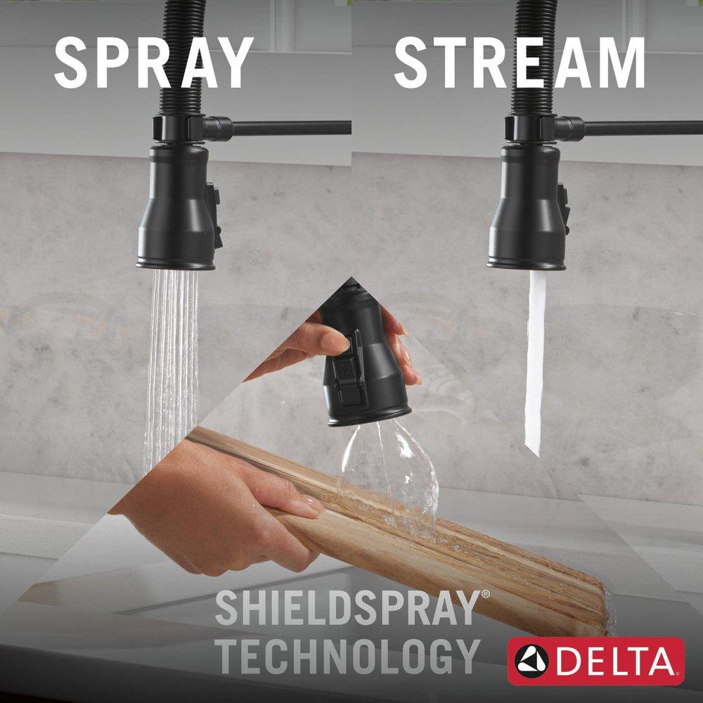 Single Handle Touchless Kitchen Faucet in Matte Black 