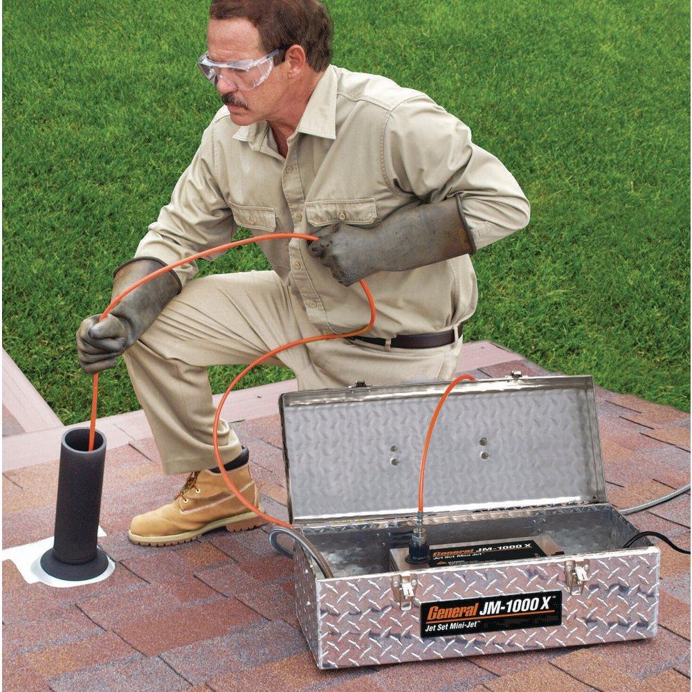 MINI-JET 13 AMP MOTOR W/GFCI, 1500 PSI/ 1.4 GPM PUMP, RUBBER GLOVES, 50' X 1/8 HOSE, 4 PIECE NOZZLE SET, WATER SUPPLY HOSE, UNIVERSAL FAUCET ADAPTER, AND THREADED FAUCET ADAPTER 