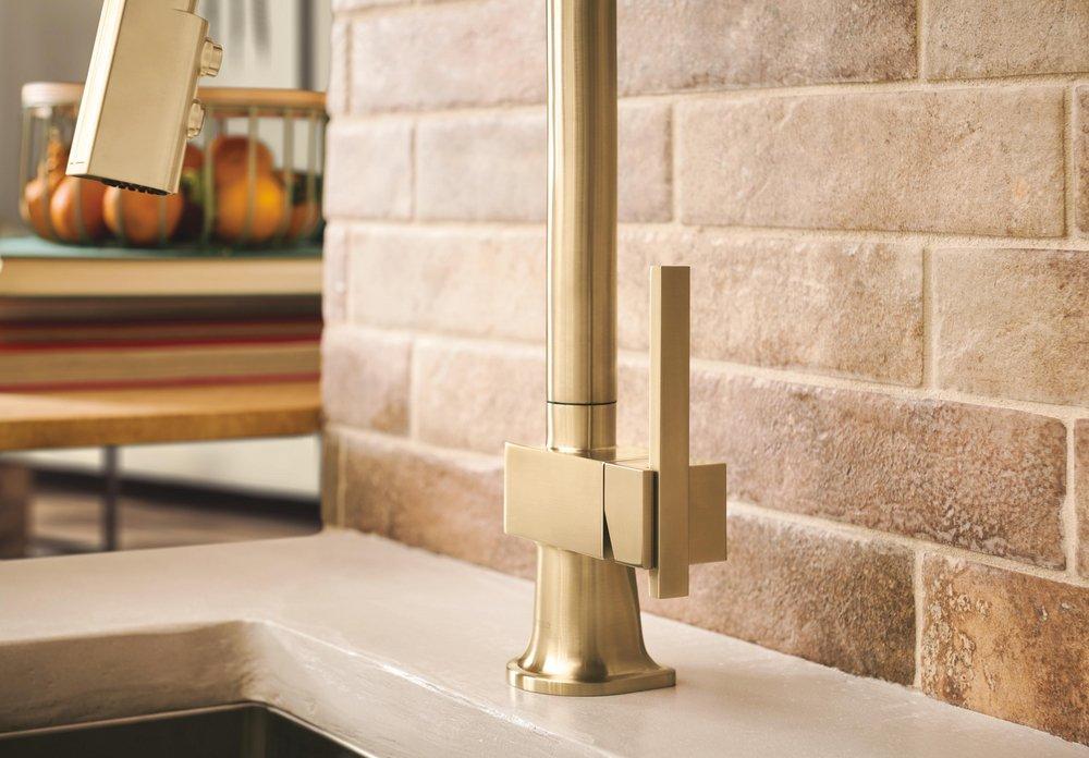 Pull-Down Kitchen Faucet Offset Lever Handle Kit in Luxe Gold 
