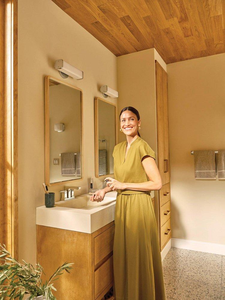 CHROME ONE GLOBE BATH LIGHT 