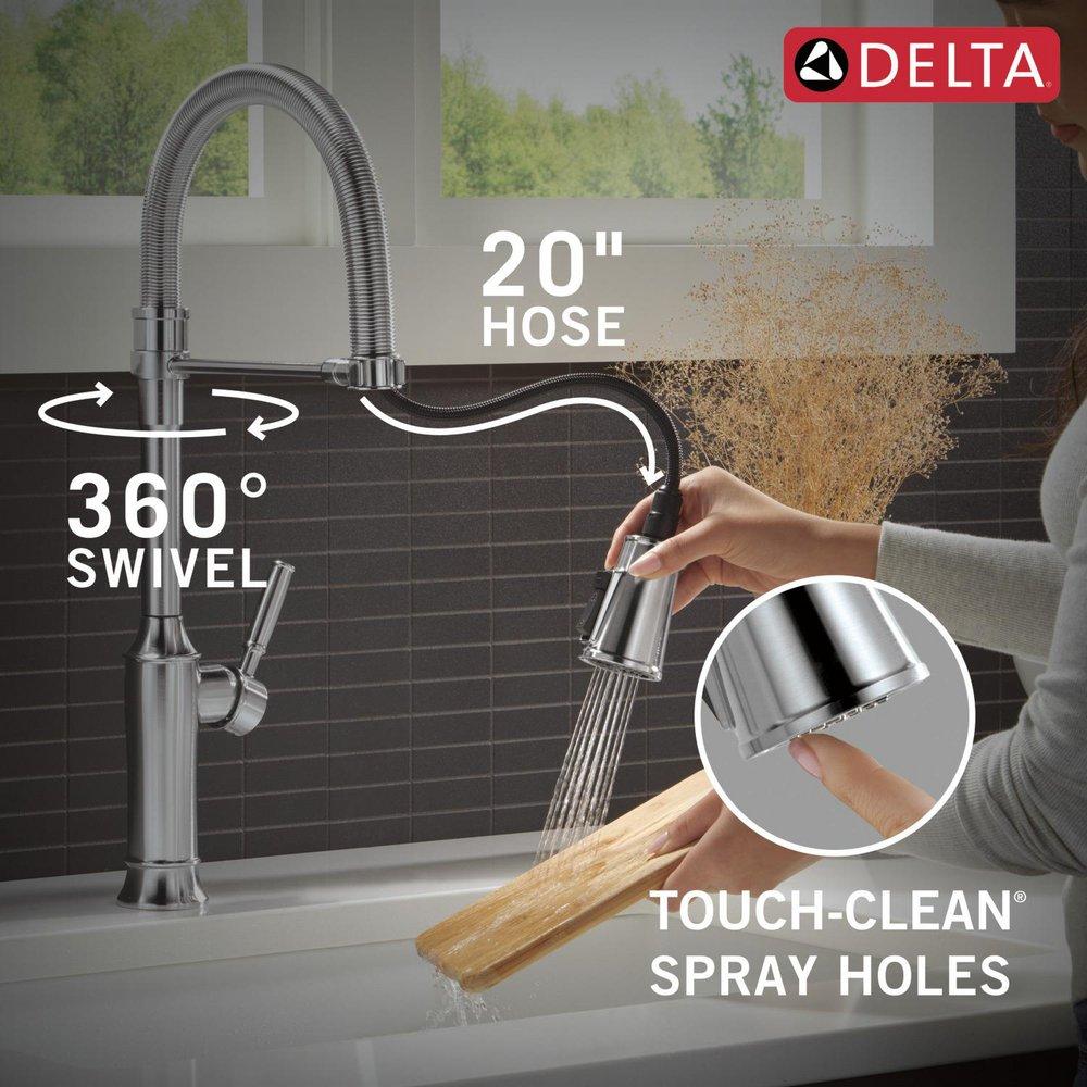 Single Handle Pull Down Kitchen Faucet in Lumicoat Arctic Stainless 