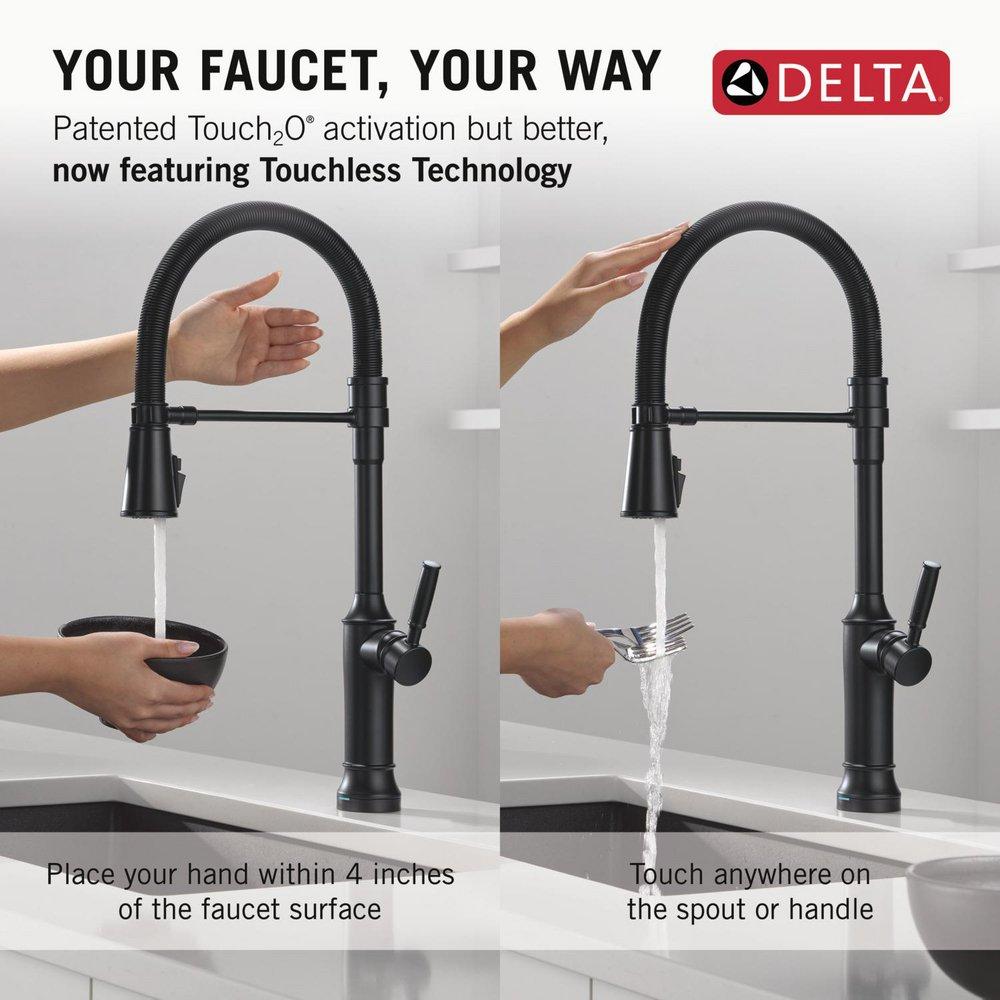 TOUCH2O TECHNOLOGY KITCHEN FAUCET WITH TOUCHLESS TECHNOLOGY IN MATTE BLACK 