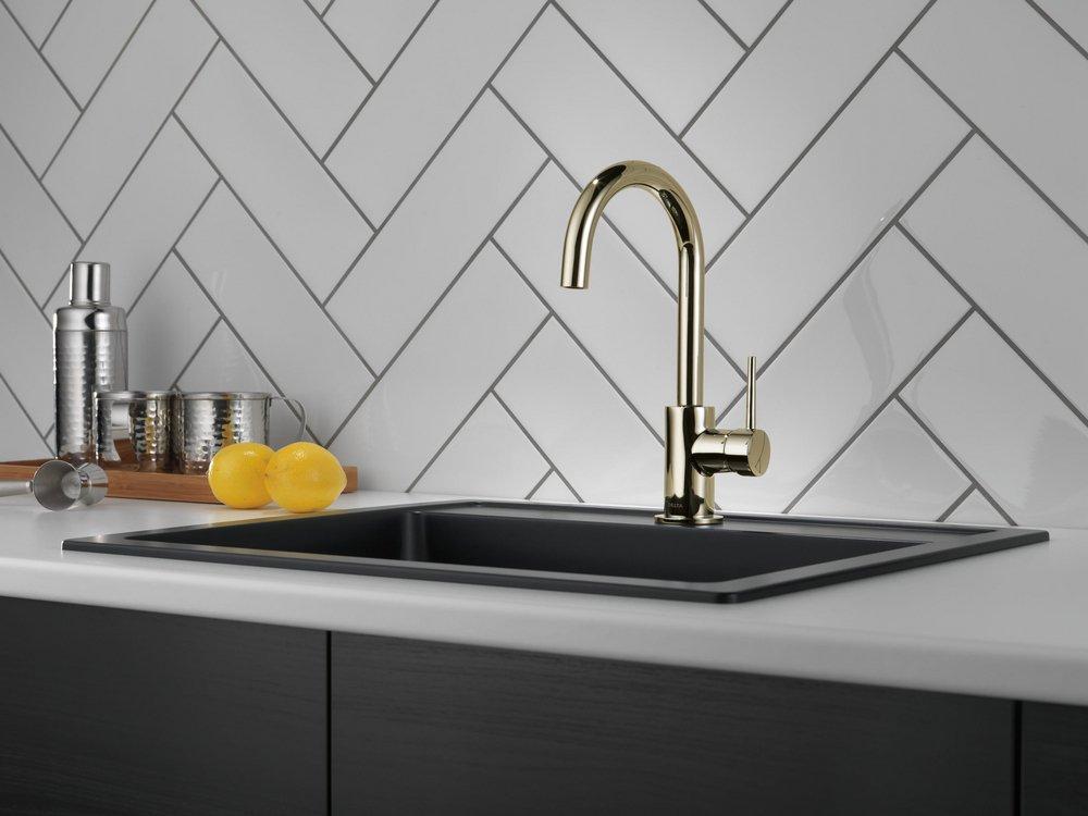 Single Handle Bar Faucet in Polished Nickel 