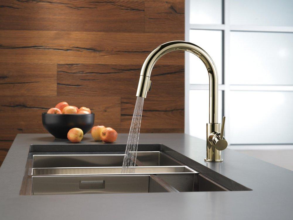 Single Handle Pull Down Kitchen Faucet in Polished Nickel 