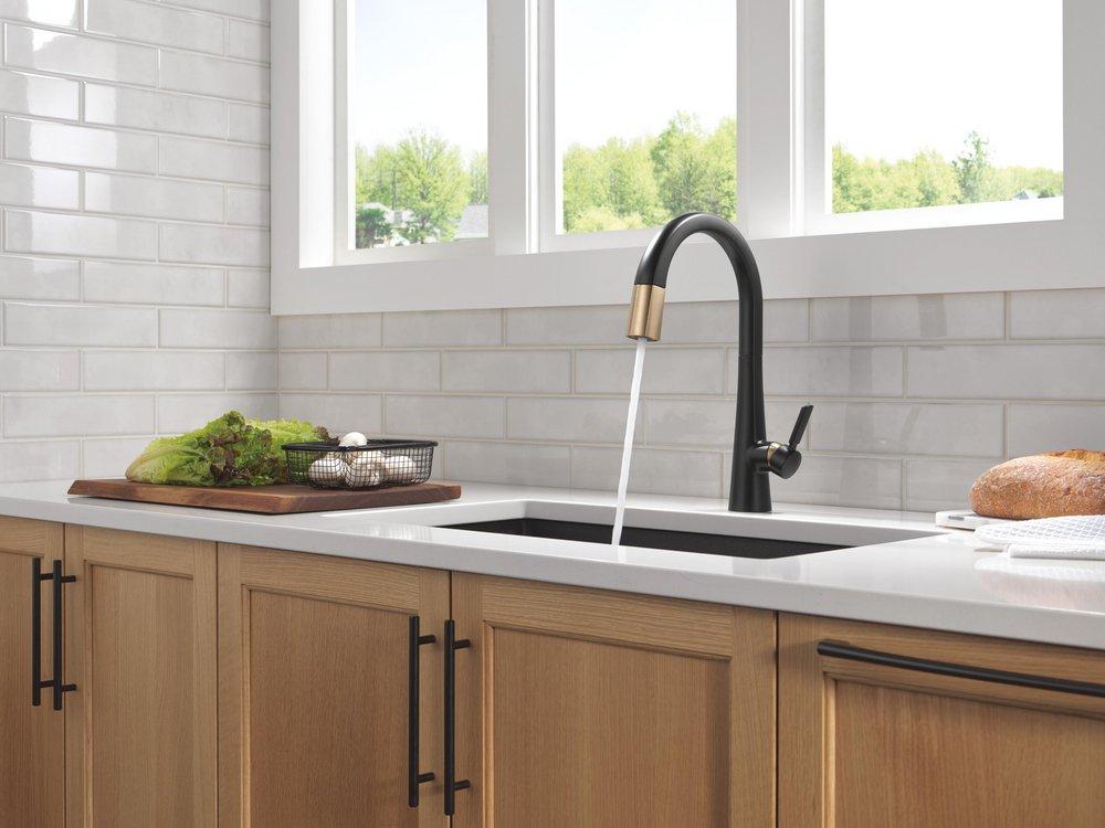 Single Handle Pull Down Kitchen Faucet in Matte Black with Champagne Bronze 
