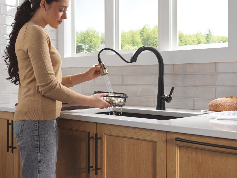 Single Handle Pull Down Kitchen Faucet in Matte Black with Champagne Bronze 