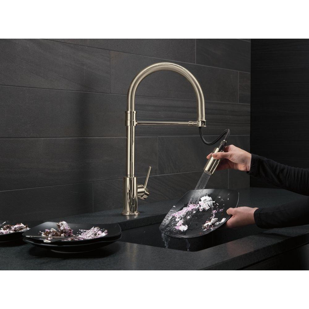 Single Handle Pull Down Kitchen Fauet in Polished Nickel 