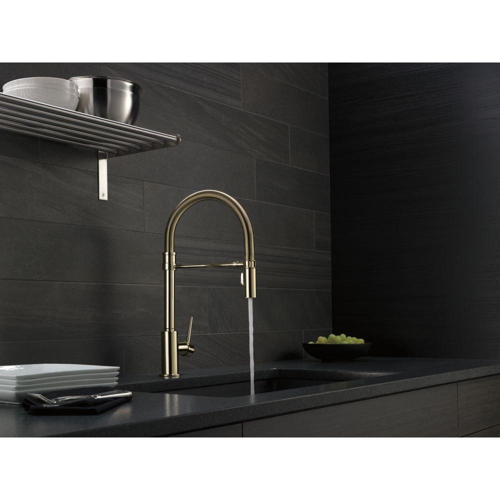 Single Handle Pull Down Kitchen Fauet in Polished Nickel 