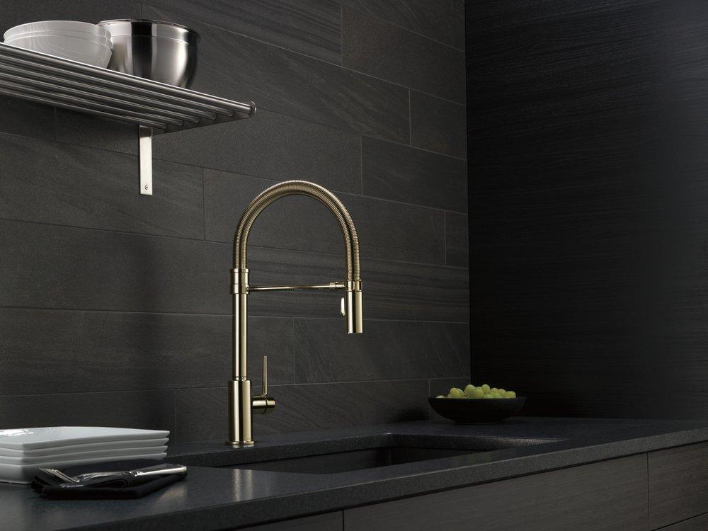 Single Handle Pull Down Kitchen Fauet in Polished Nickel 
