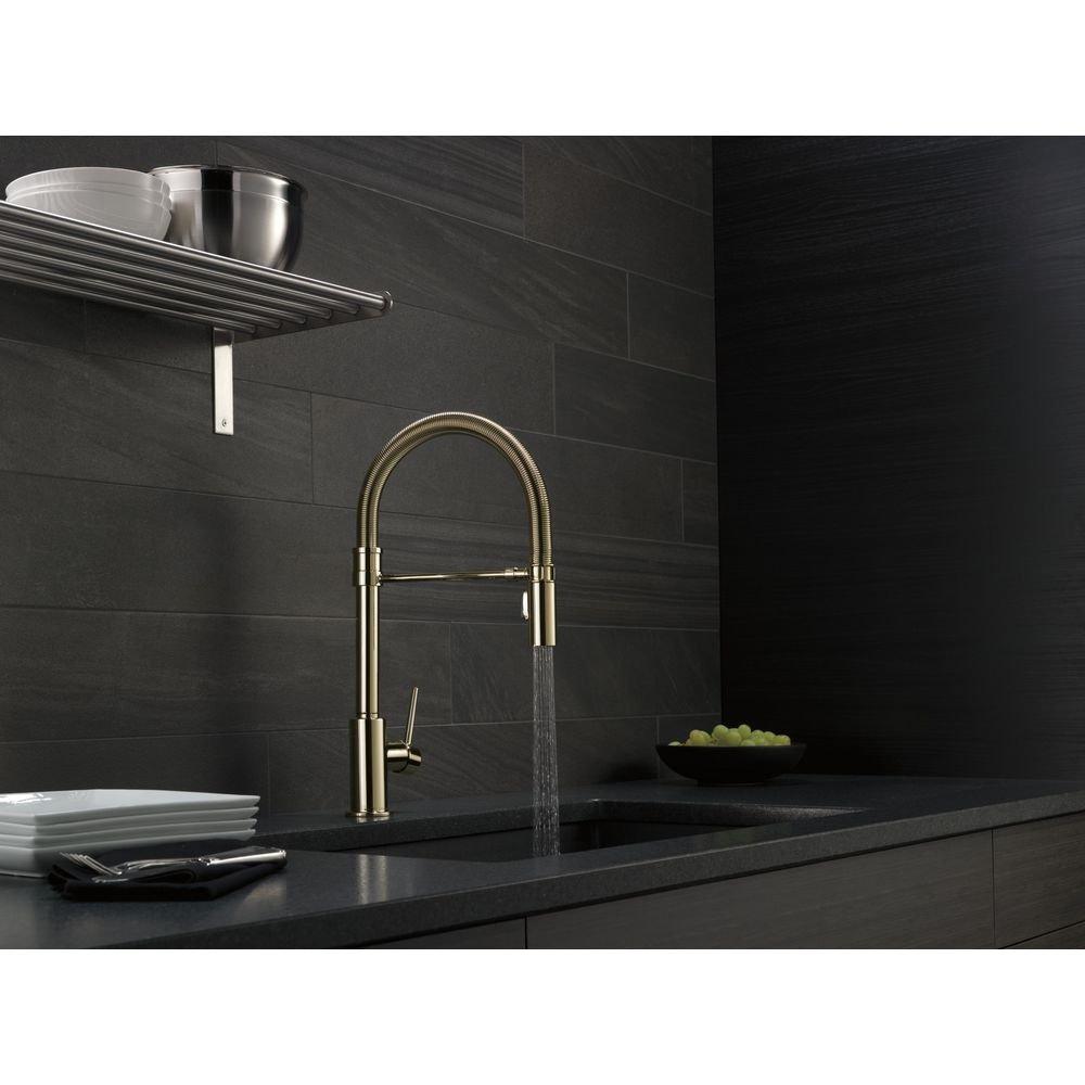 Single Handle Pull Down Kitchen Fauet in Polished Nickel 